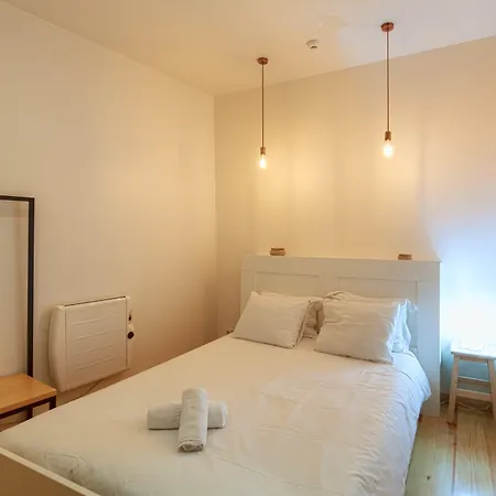 Maison Entreparedes 公寓 *