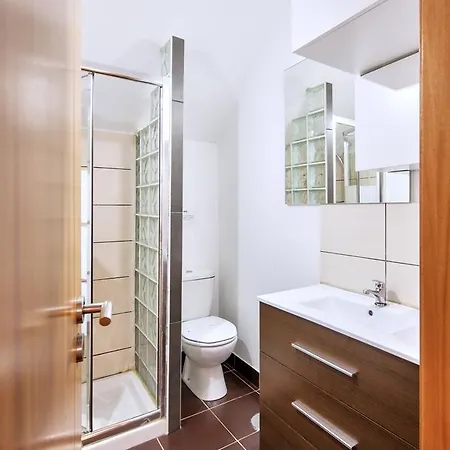 Apartment Entreparedes 3*