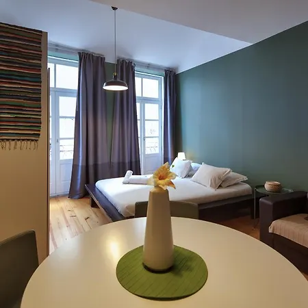 Entreparedes Apartment Porto