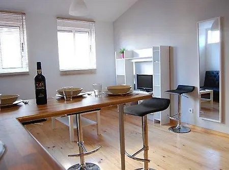 Apartment Entreparedes 3*