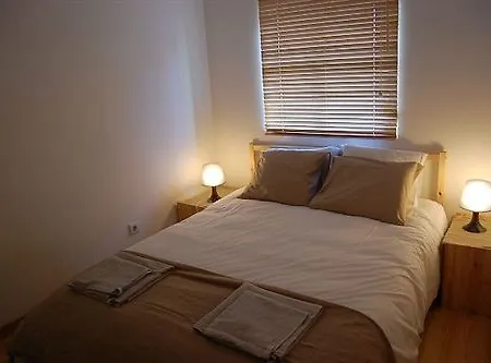 Apartment Entreparedes Porto