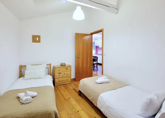 Maison Entreparedes Apartman Porto