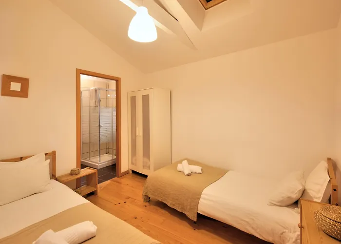 Maison Entreparedes Apartman