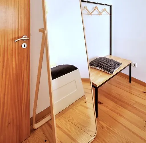 Maison Entreparedes * Oporto