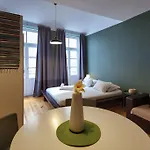 Maison Entreparedes Apartment Porto
