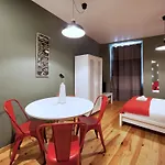 Maison Entreparedes Apartment Porto