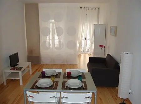 Apartment Entreparedes 3*